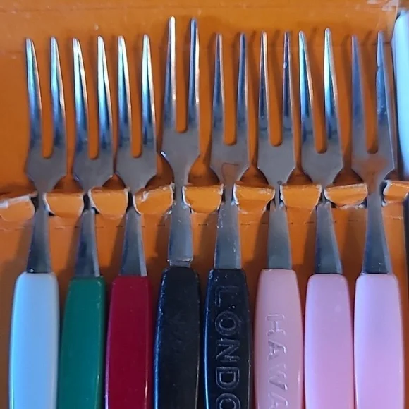 LITTLE FORKS & LITTLE KNIVES Incomplete Set, Perfect For Replacements - Picture 4 of 16